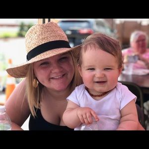 Meet your Posher, Courtney